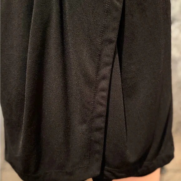 BCBGeneration Black V Neck Sleeveless Romper - Picture 6 of 13